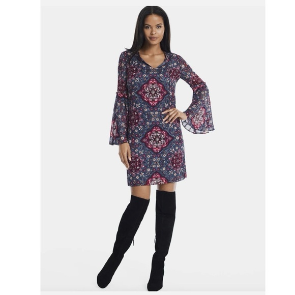 White House Black Market Dresses & Skirts - White House Black Market Medallion Floral Shift Dress Bell Sleeves XS Boho